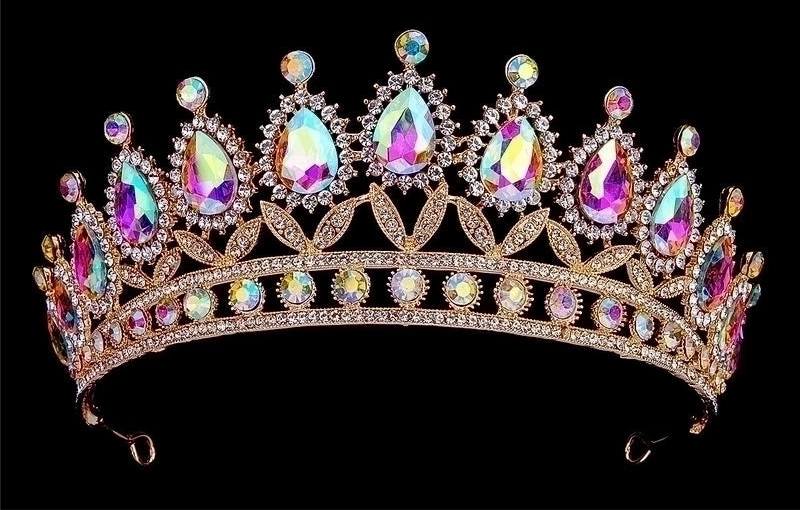Sunburst Majesty: Regal Gold Crown with Ruby Accents