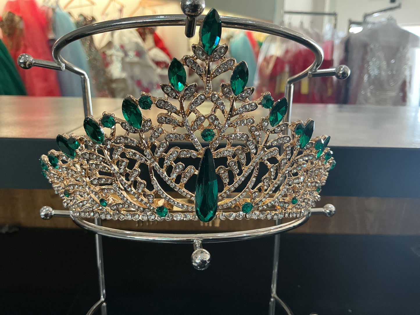 Emerald Dream Quinceañera Tiara: A Lush Celebration of 15 Years