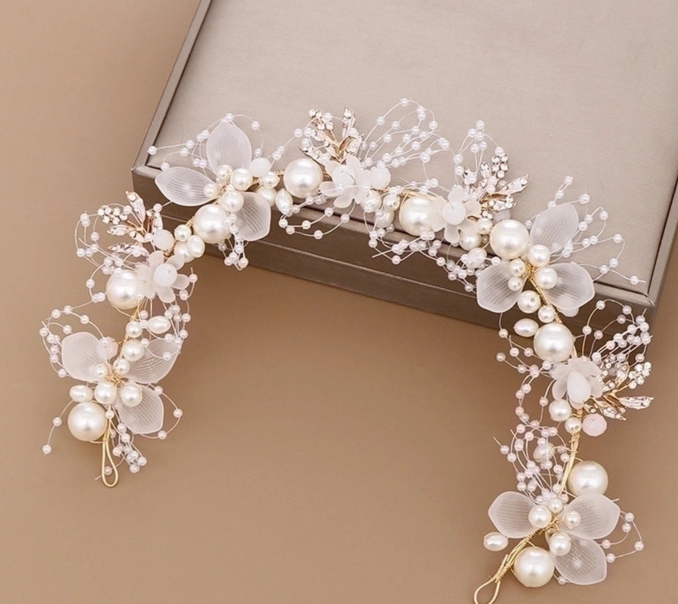 Aurelia: The Crown of Celestial Pearls