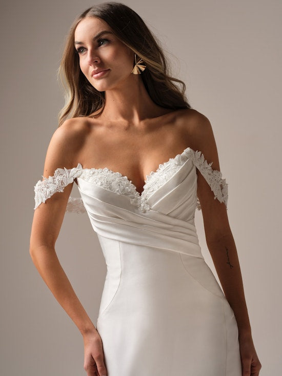 Ivory Dream - Classic Elegance Wedding Gown