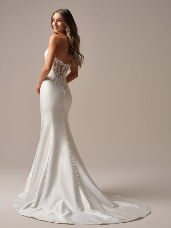 Ivory Dream - Classic Elegance Wedding Gown