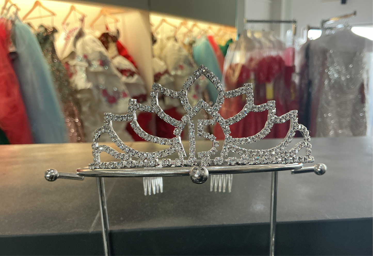 Sparkling Silver Quinceañera Tiara: Celebrate Your 15th in Dazzling Style