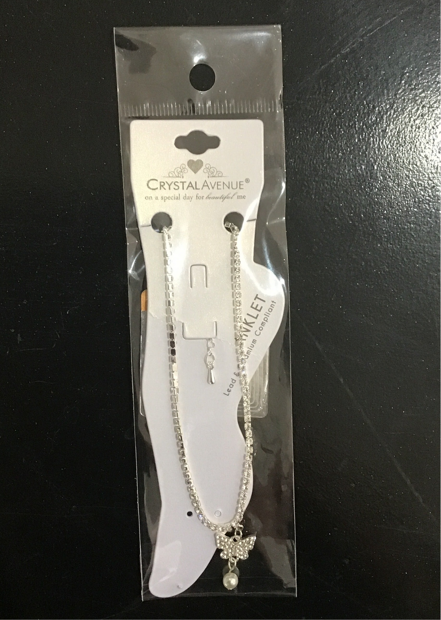 Sparkling Butterfly Anklet: Delicate Crystal Chain with Charming Butterfly Charm