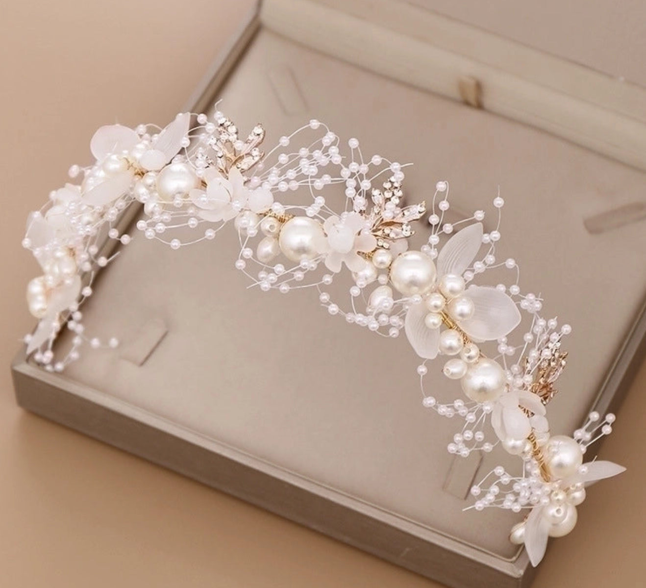 Aurelia: The Crown of Celestial Pearls