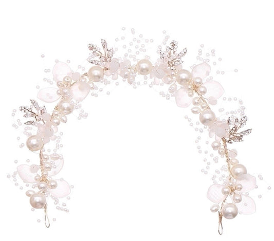 Aurelia: The Crown of Celestial Pearls