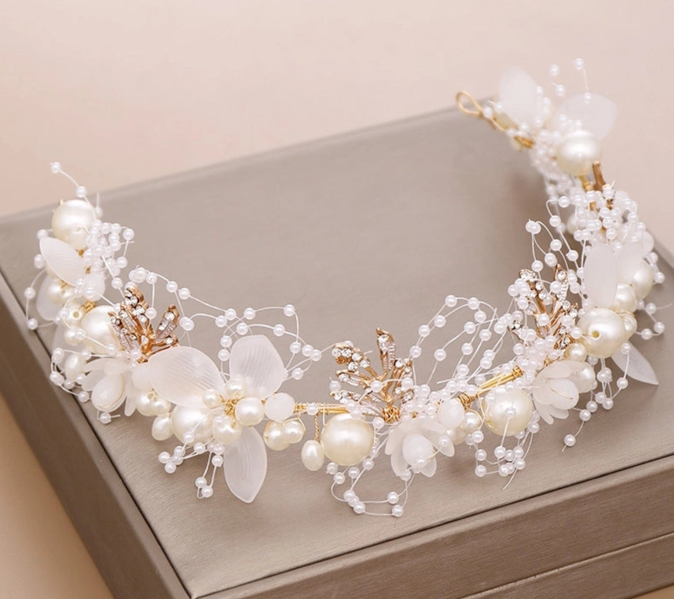 Aurelia: The Crown of Celestial Pearls