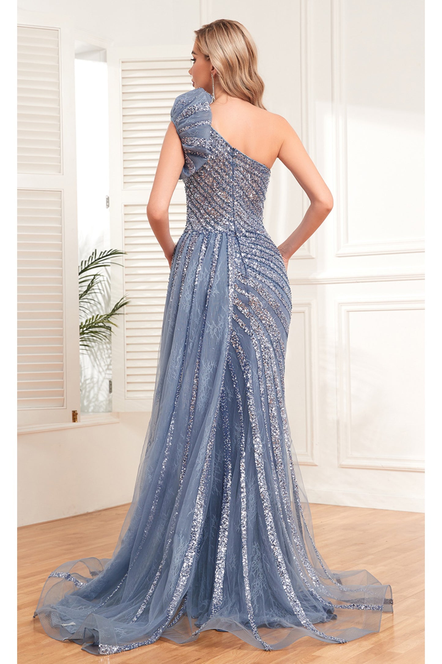 Midnight Serenity: A Smokey Blue Dream